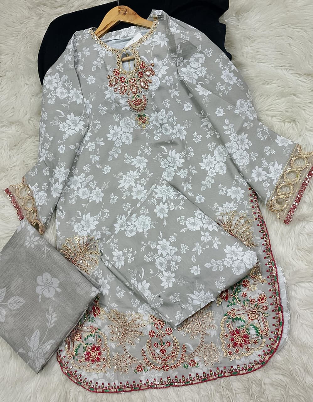 3 PIECE - EMBROIDERED LAWN SUIT