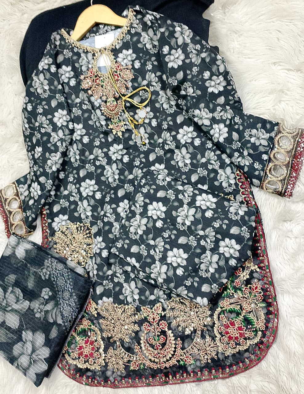 3 PIECE - EMBROIDERED LAWN SUIT
