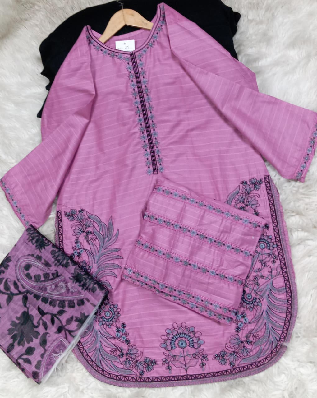 3 PIECE - EMBROIDERED LAWN SUIT