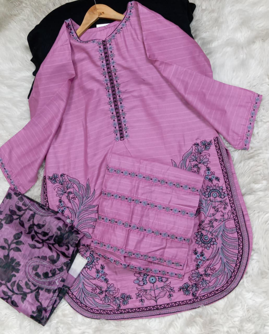 3 PIECE - EMBROIDERED LAWN SUIT