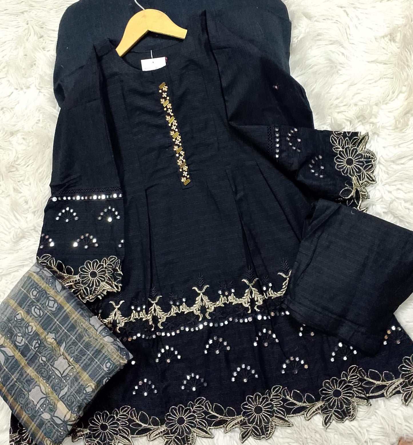 3 PIECE - EMBROIDERED LAWN SUIT