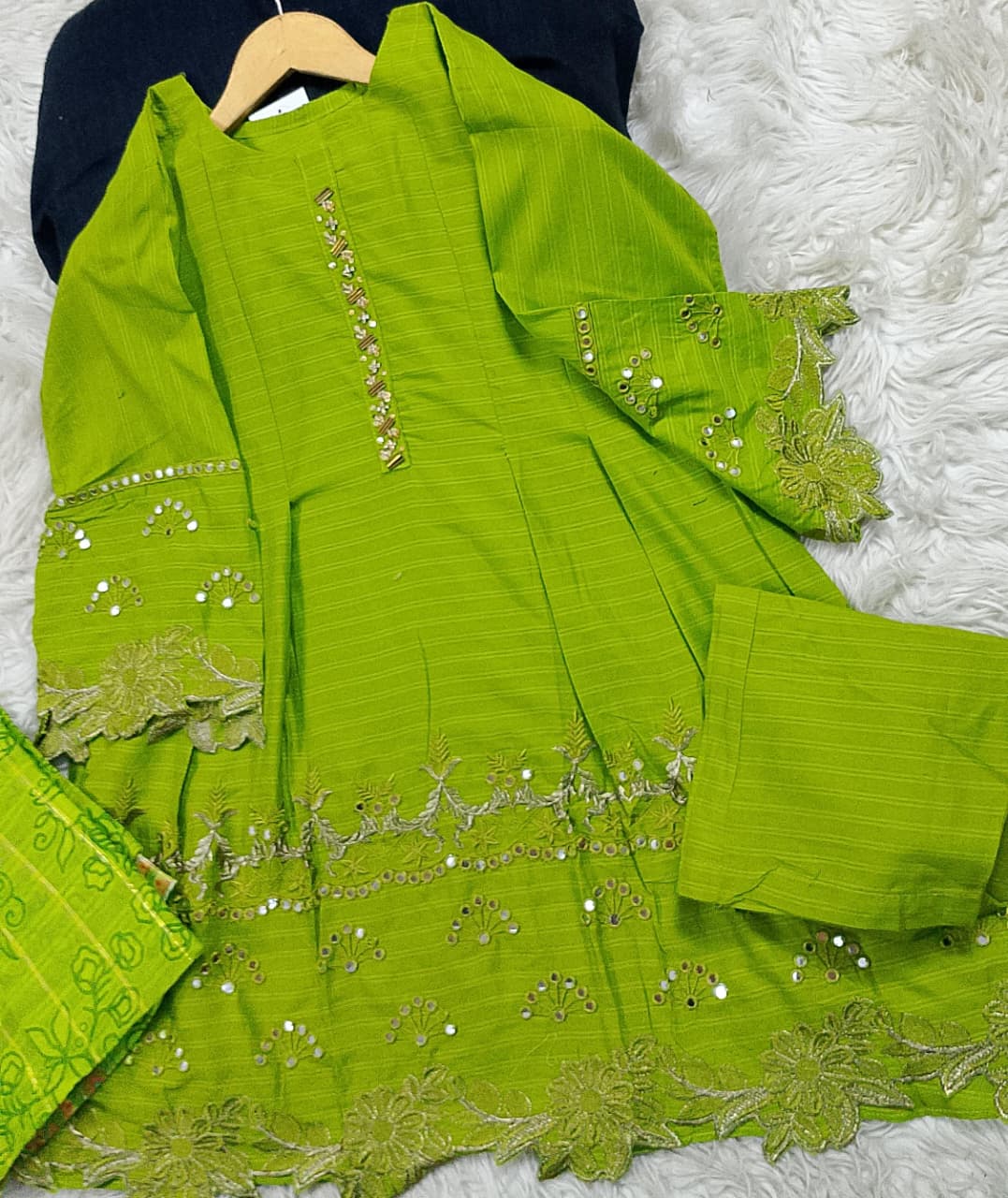 3 PIECE - EMBROIDERED LAWN SUIT