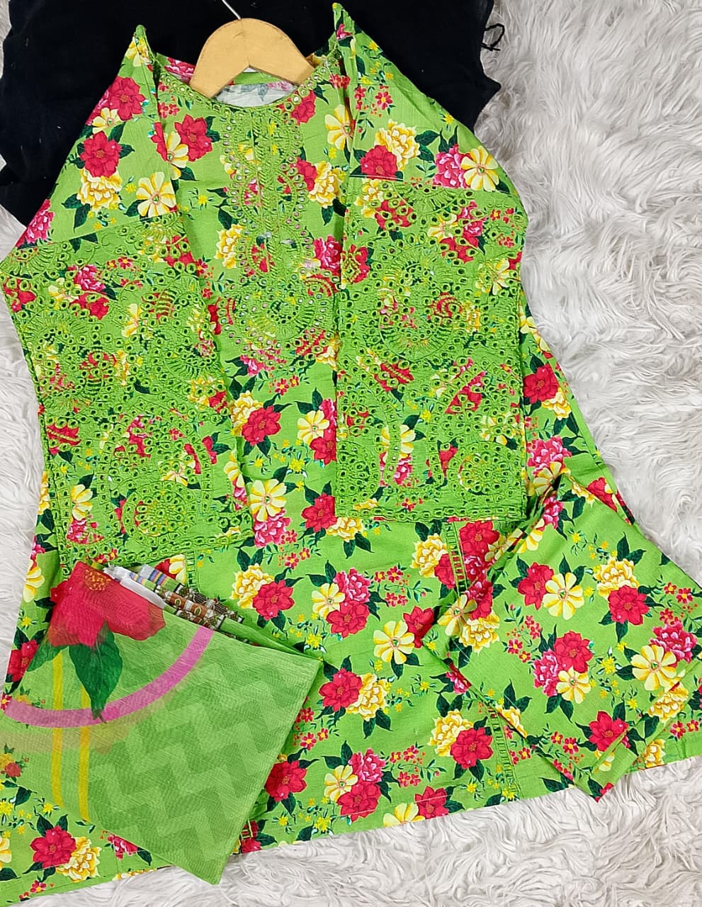 3 PIECE - EMBROIDERED LAWN SUIT
