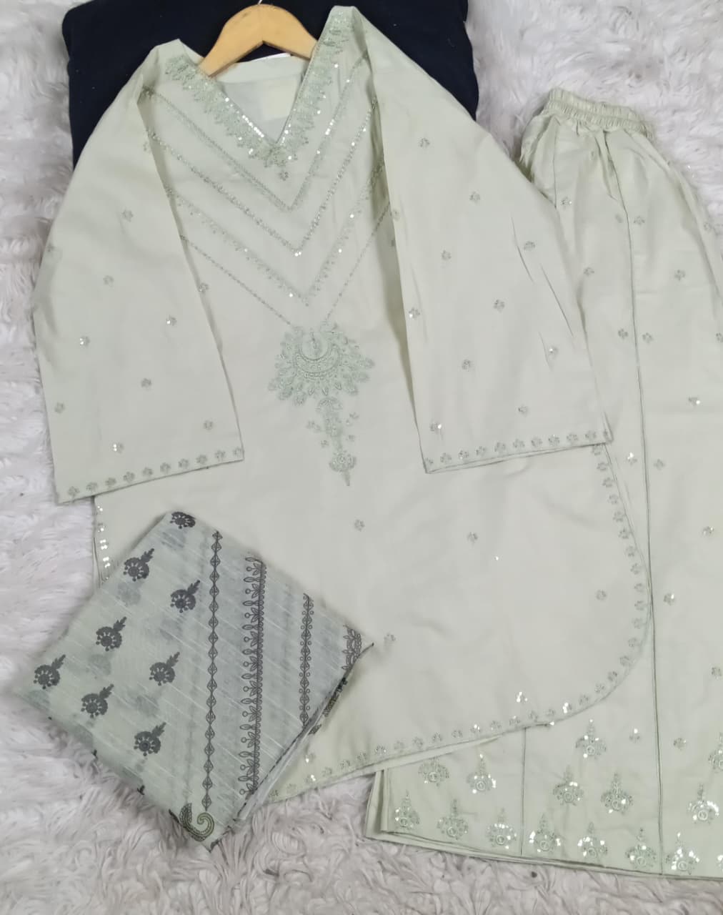 3 PIECE - EMBROIDERED LAWN SUIT