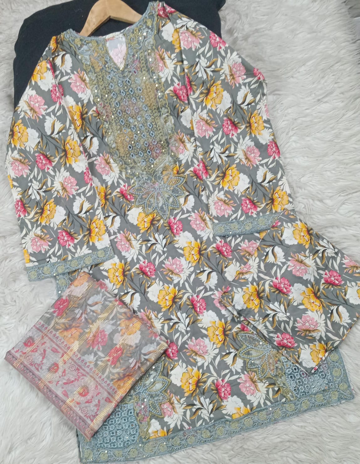 3 PIECE - EMBROIDERED LAWN SUIT