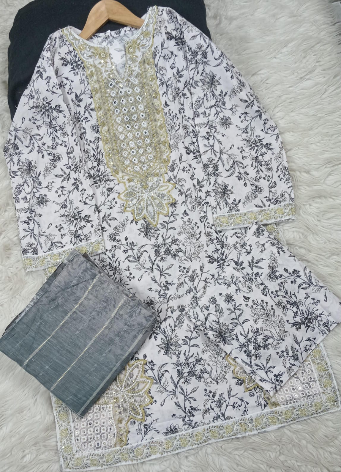 3 PIECE - EMBROIDERED LAWN SUIT