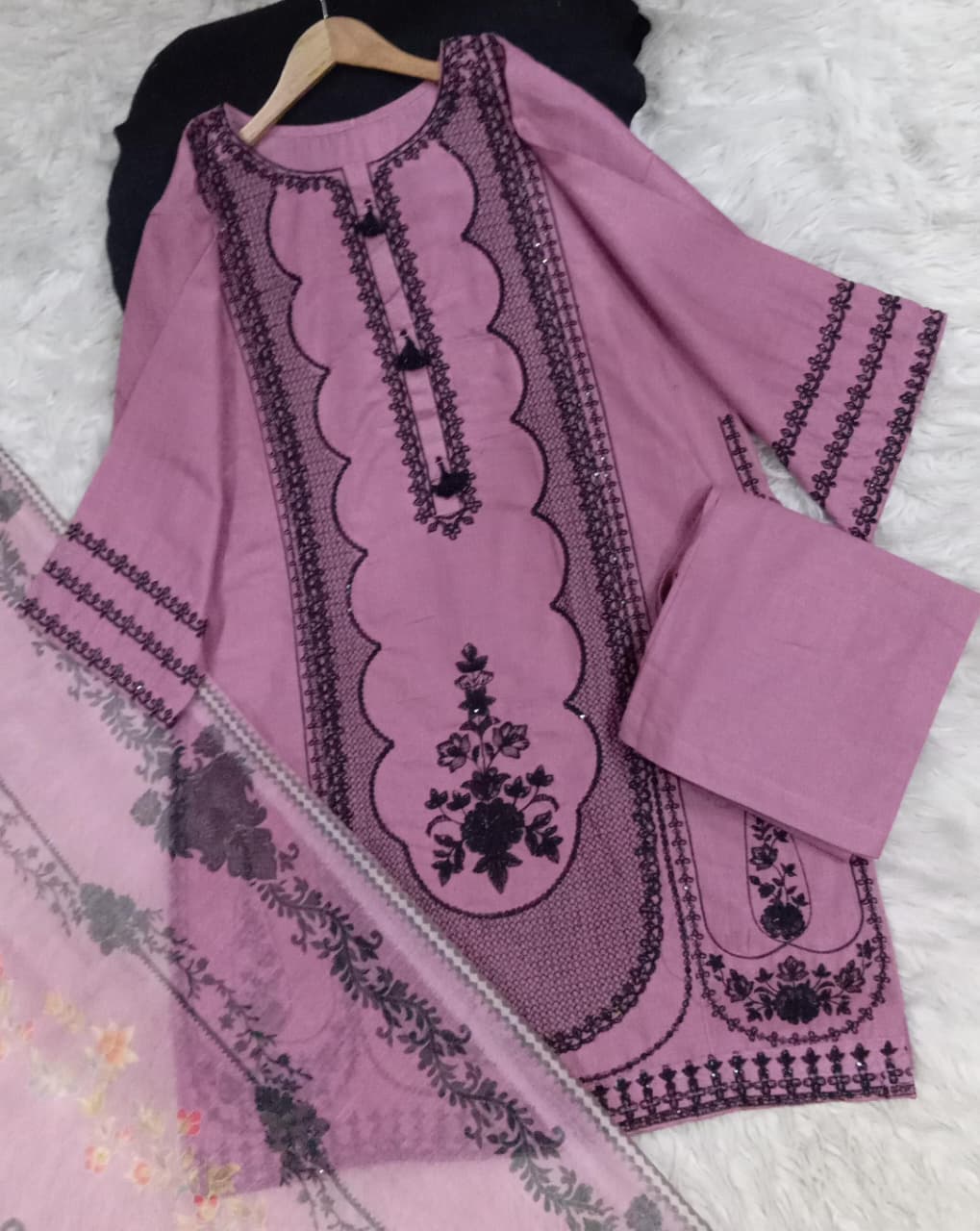 3 PIECE - EMBROIDERED LAWN SUIT