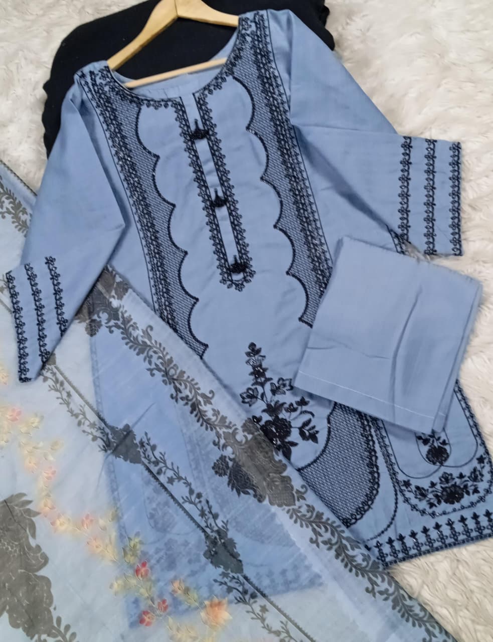 3 PIECE - EMBROIDERED LAWN SUIT