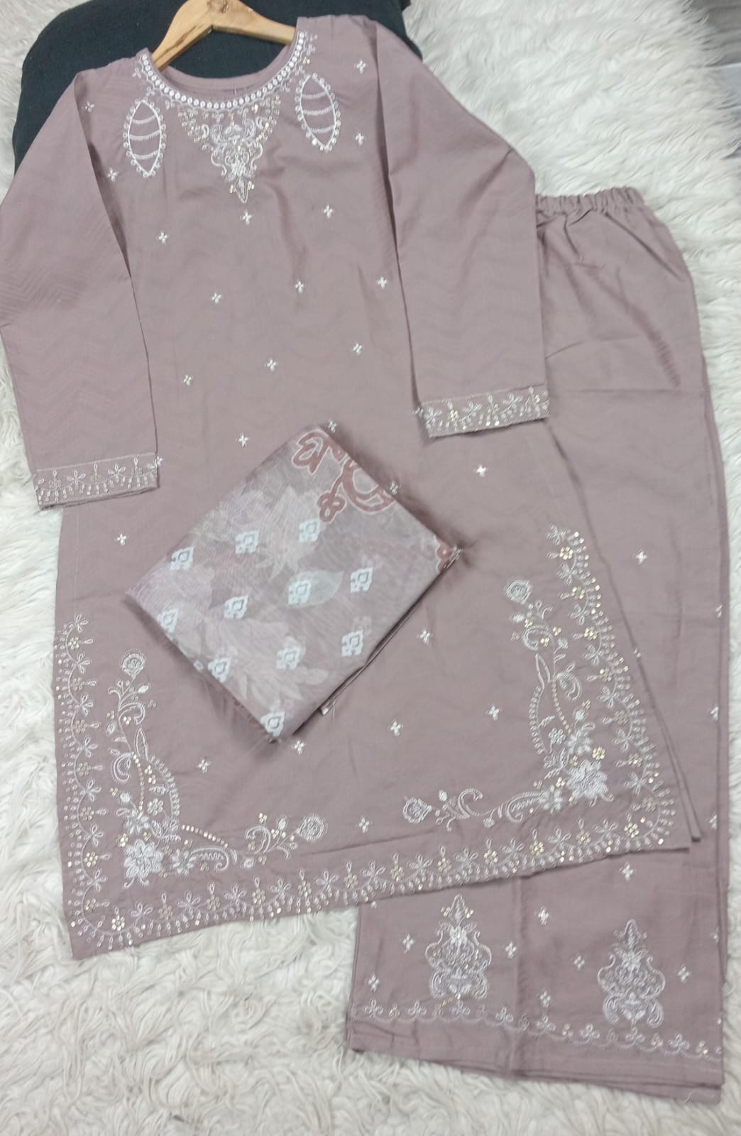 3 PIECE - EMBROIDERED LAWN SUIT