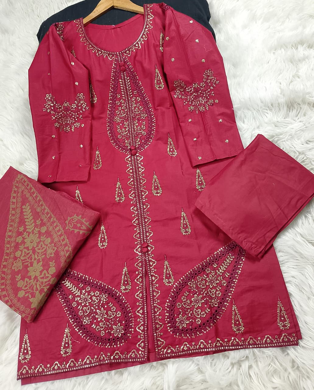 3 PIECE - EMBROIDERED LAWN SUIT