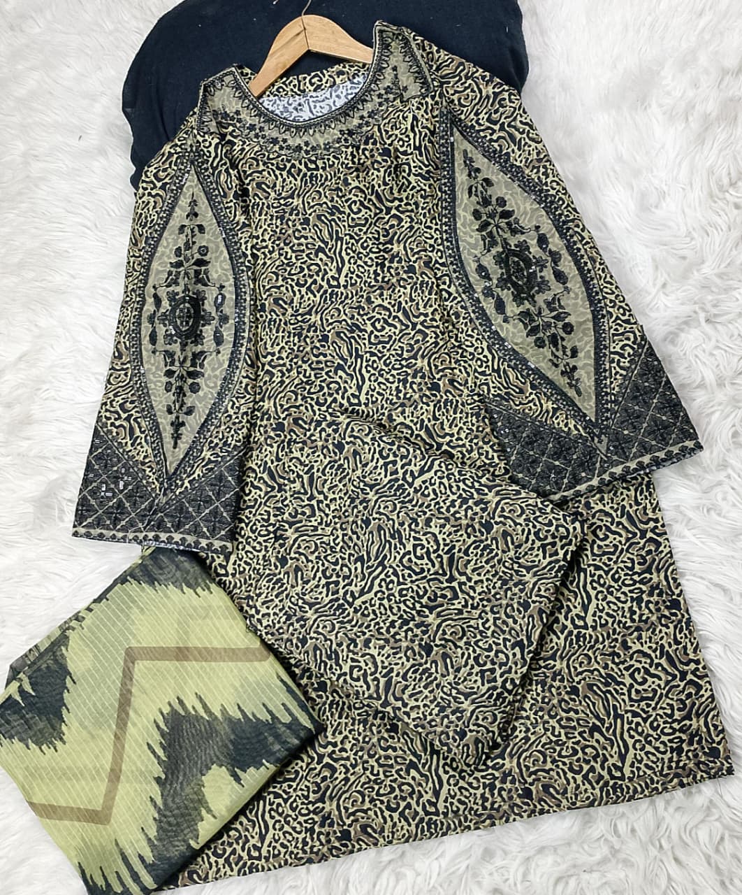 3 PIECE - EMBROIDERED LAWN SUIT