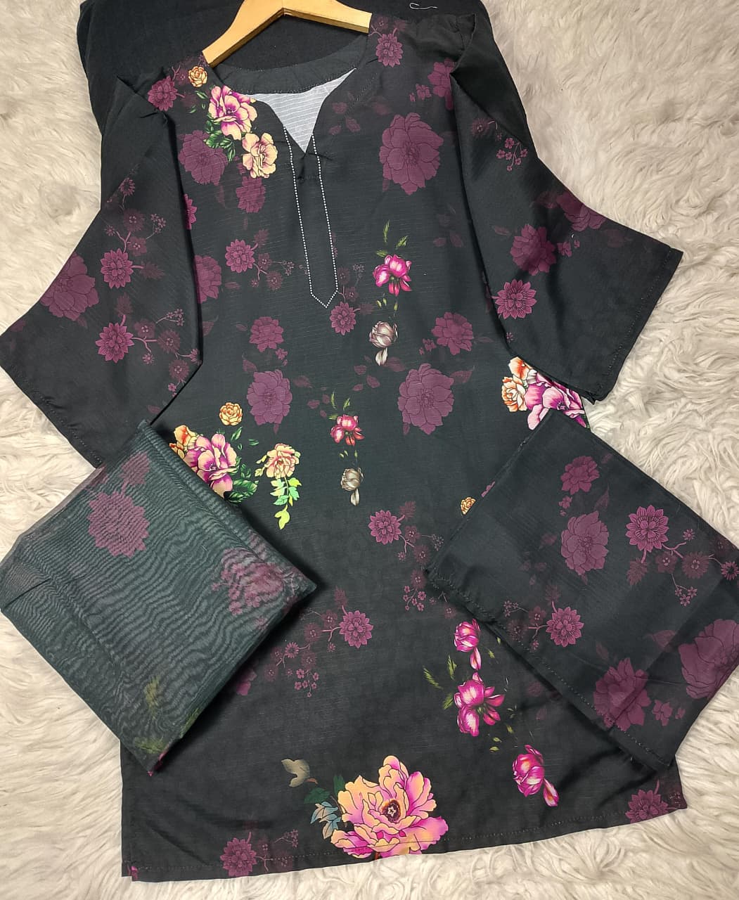 3 PIECE - EMBROIDERED LAWN SUIT