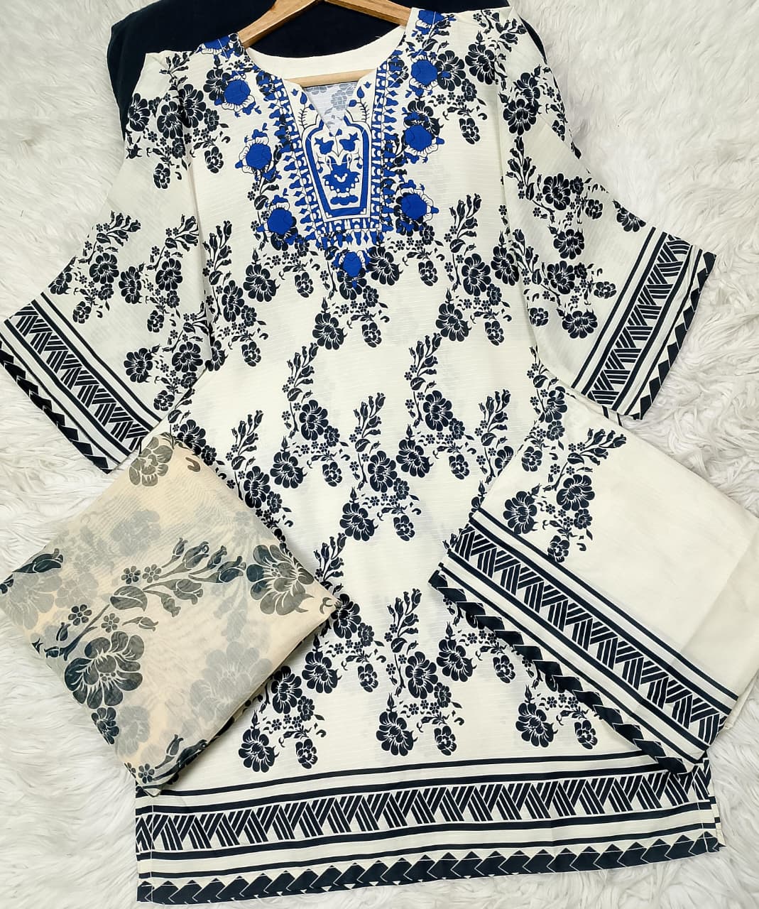 3 PIECE - EMBROIDERED LAWN SUIT