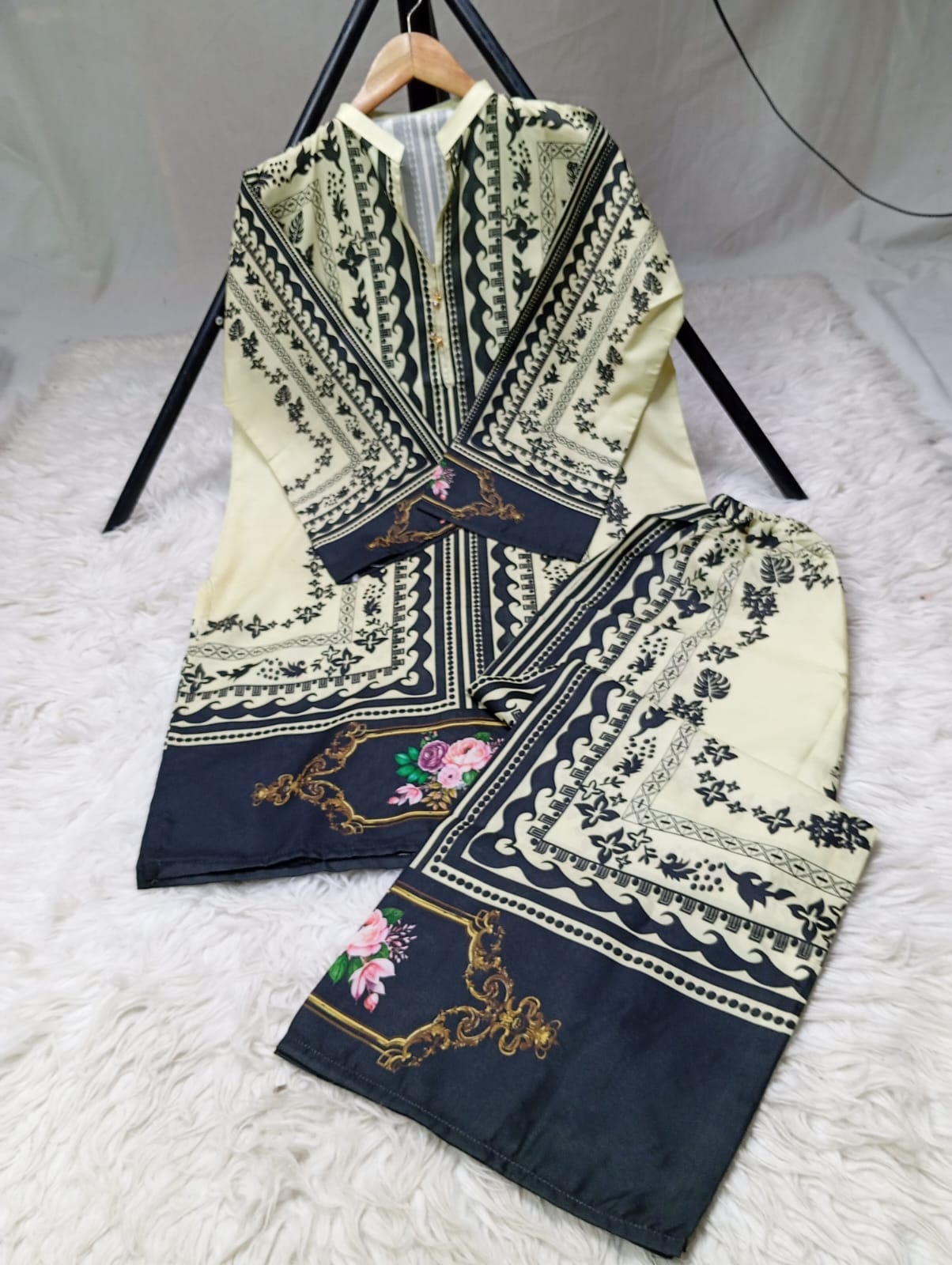 2 PIECE -EMBRIODERED LAWN SUIT