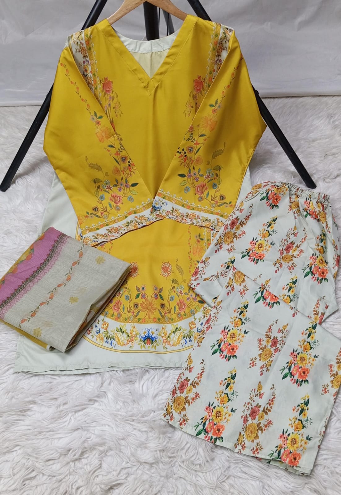 3 PIECE - EMBROIDERED LAWN SUIT