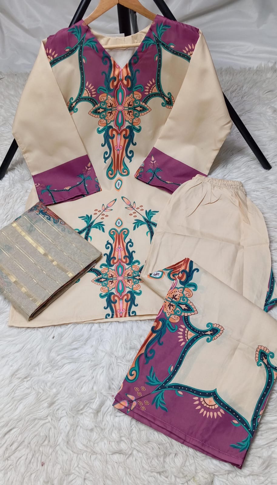 3 PIECE - EMBROIDERED LAWN SUIT