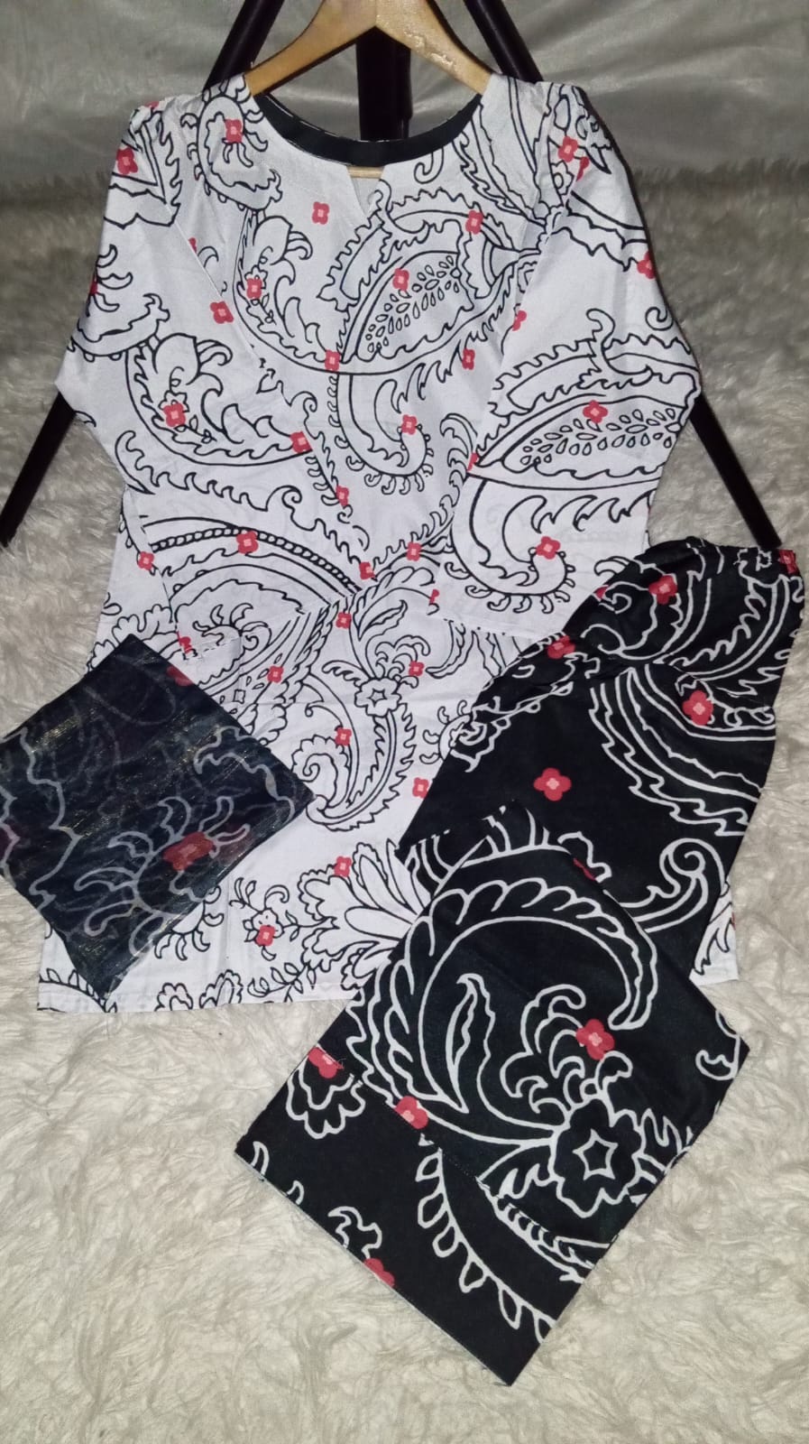3 PIECE - EMBROIDERED LAWN SUIT