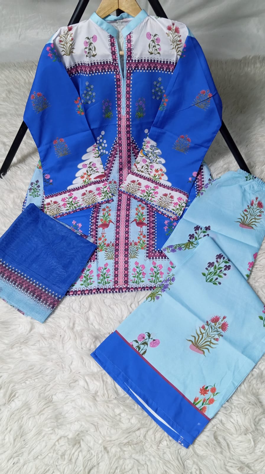 3 PIECE - EMBROIDERED LAWN SUIT