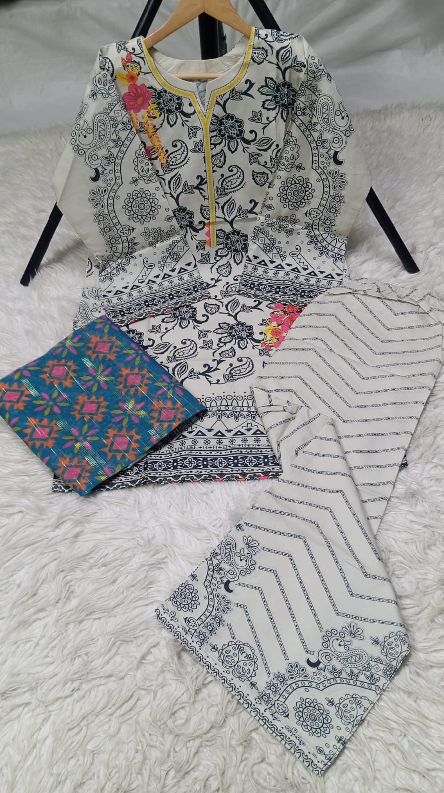 3 PIECE - EMBROIDERED LAWN SUIT