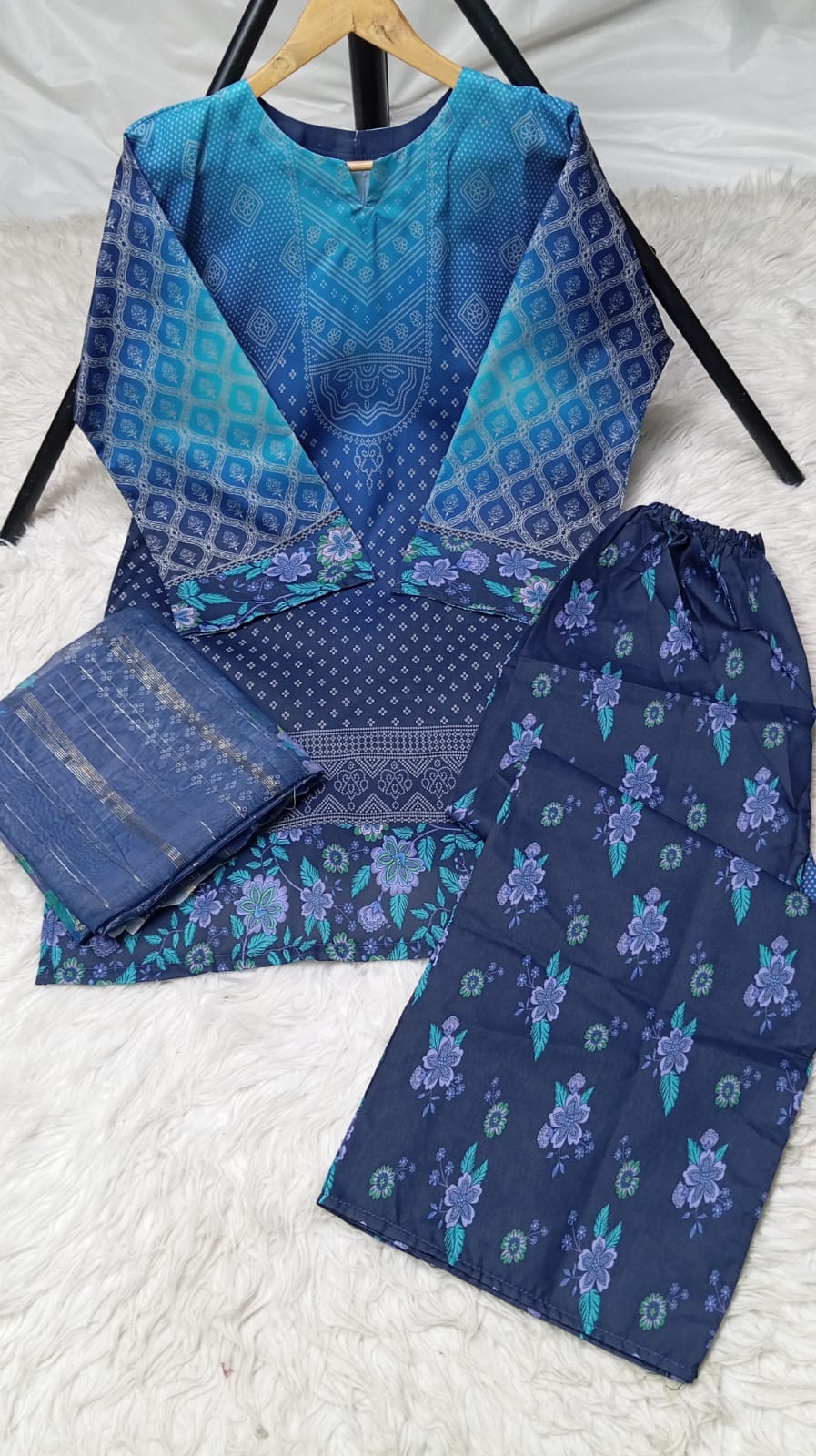 3 PIECE - EMBROIDERED LAWN SUIT