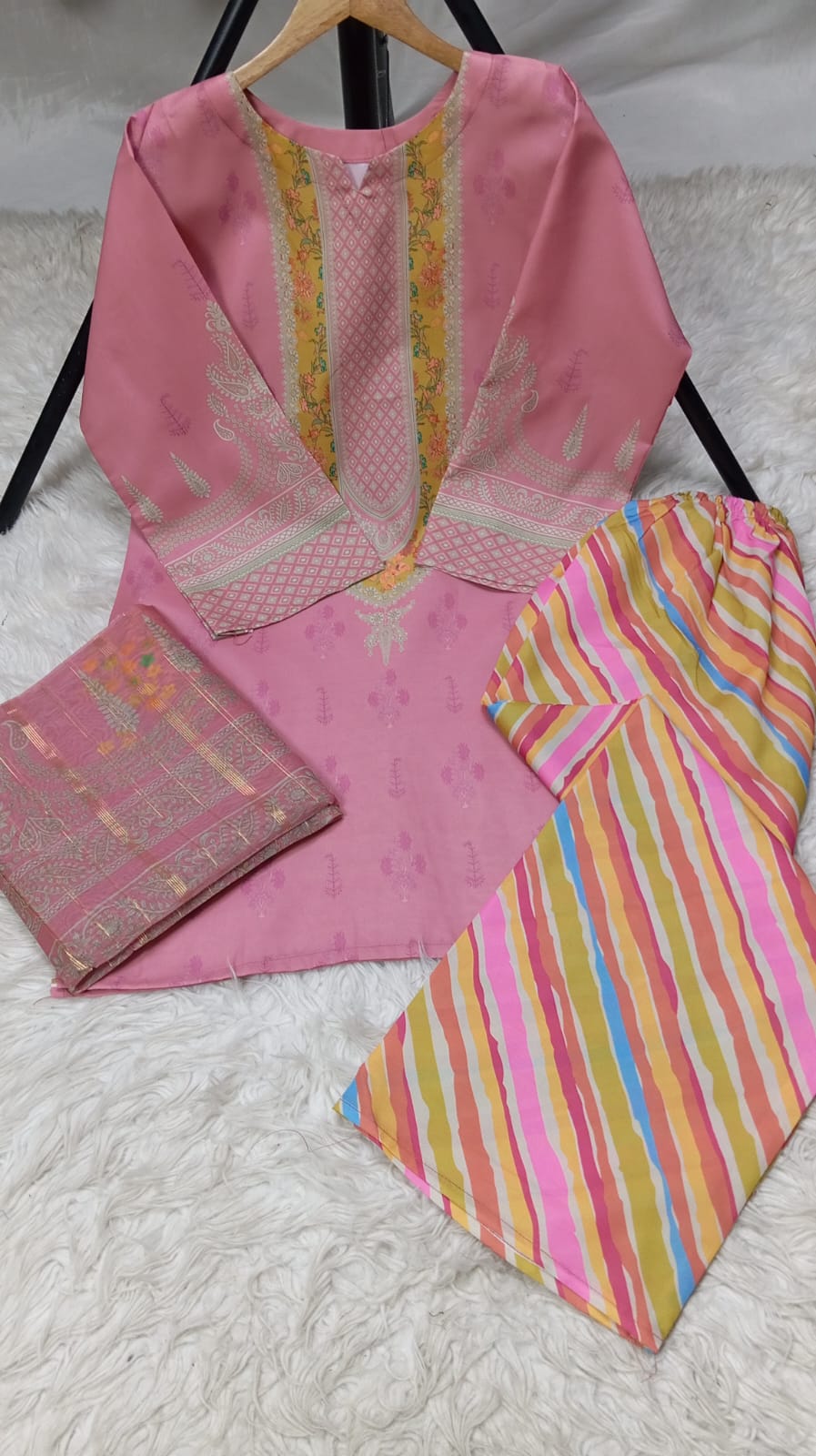 3 PIECE - EMBROIDERED LAWN SUIT