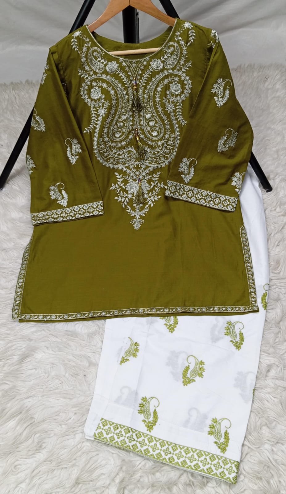 3 PIECE - EMBROIDERED LAWN SUIT