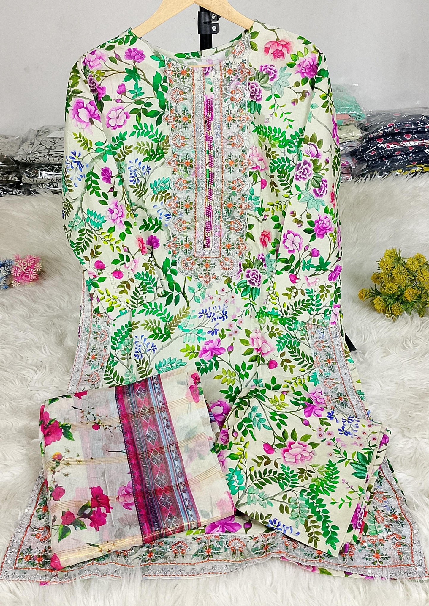 3 PIECE - EMBROIDERED / PRINTED LAWN SUIT