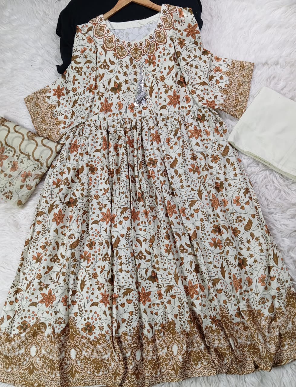 3 PIECE - EMBROIDERED LAWN SUIT